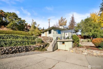 1216 Crawford , Wenatchee, WA 98801 - Photo 1