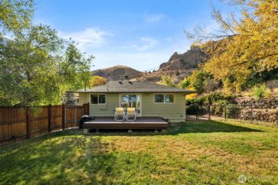 1216 Crawford , Wenatchee, WA 98801 - Photo 31