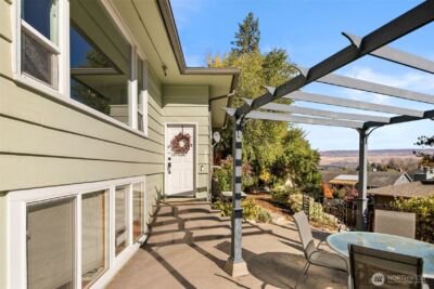 1216 Crawford , Wenatchee, WA 98801 - Photo 5