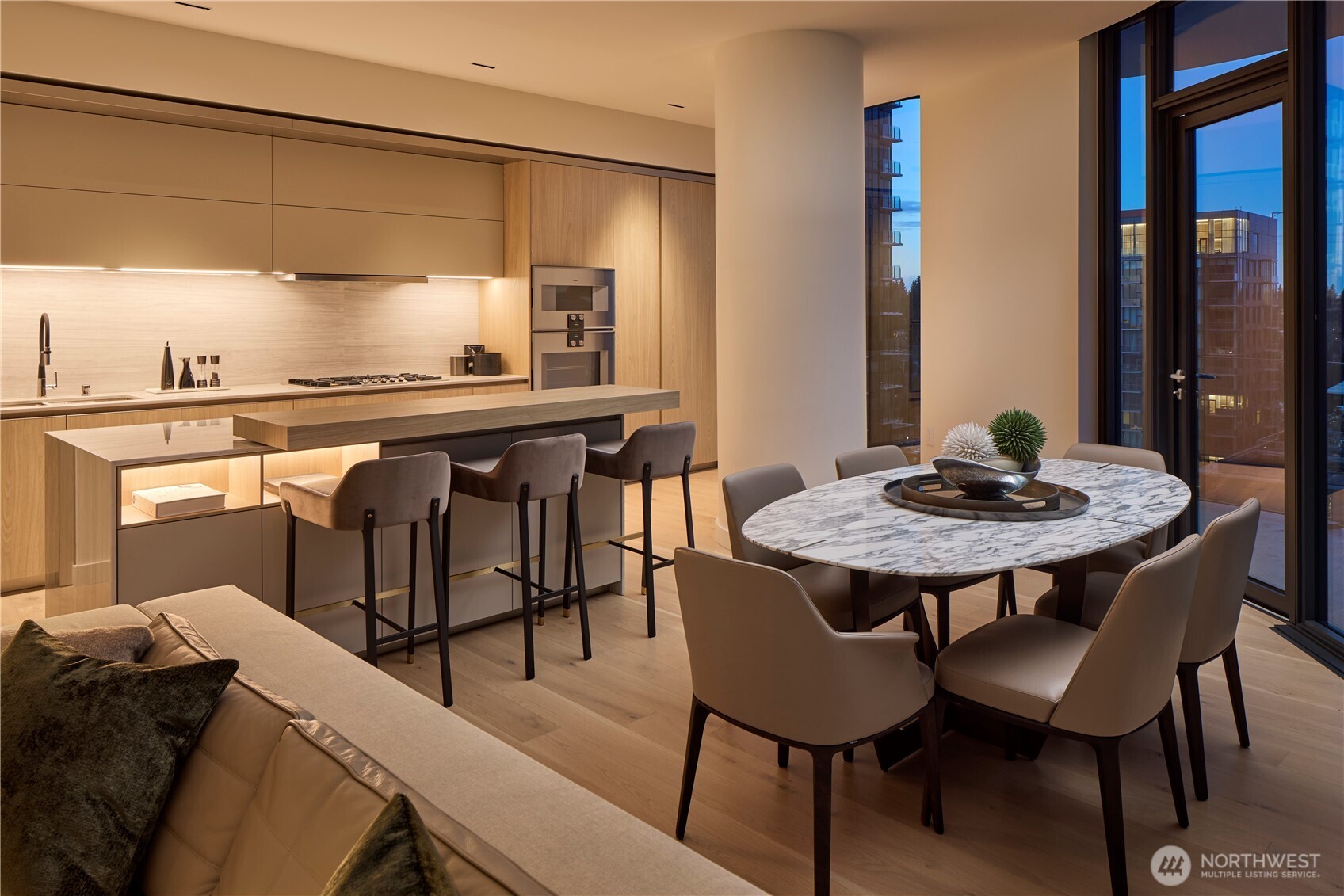 838 Avenue Square NE #1805, Bellevue, WA 98004