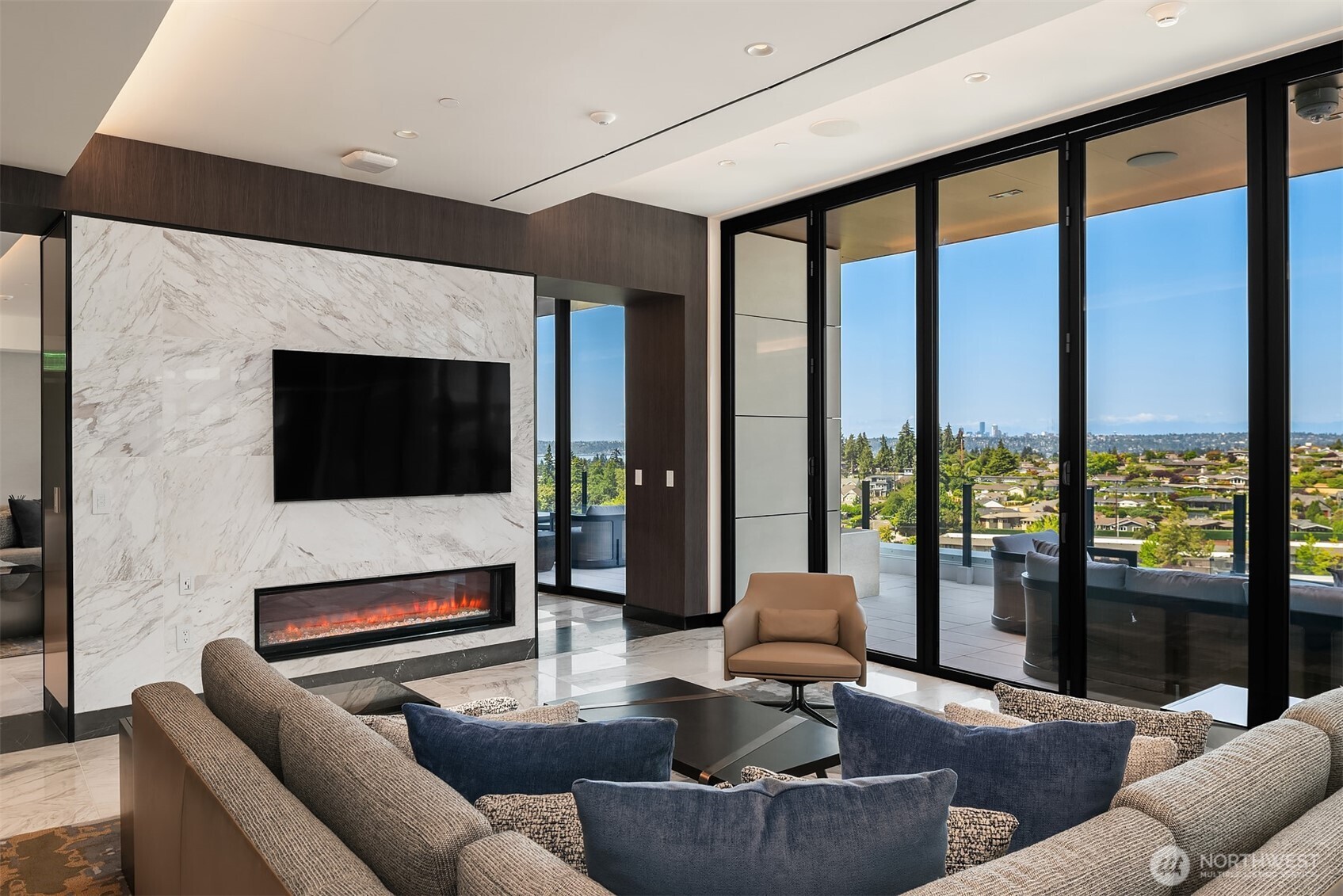838 Avenue Square NE #1805, Bellevue, WA 98004
