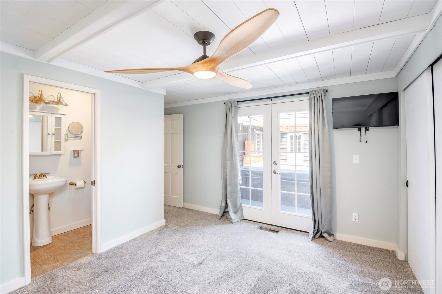8906 35th Street W, University Place, WA 98466