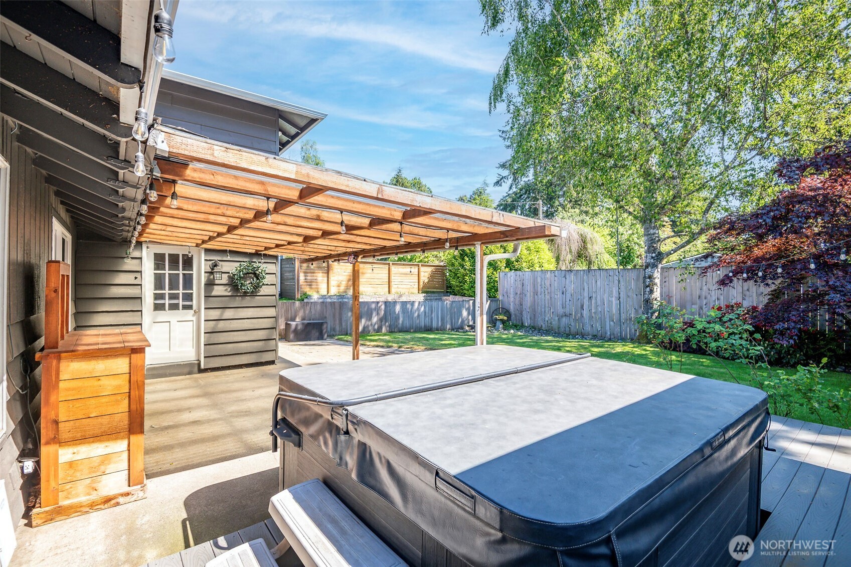 8906 35th Street W, University Place, WA 98466