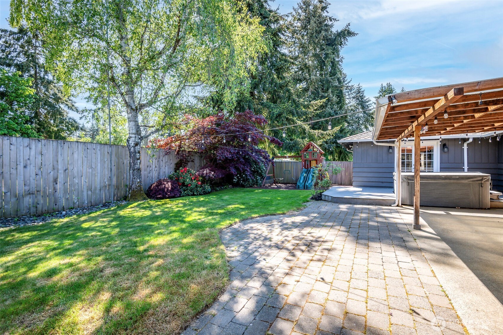 8906 35th Street W, University Place, WA 98466