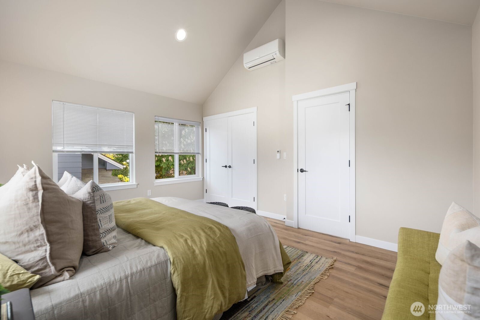4230 S Graham Street , Seattle, WA 98118