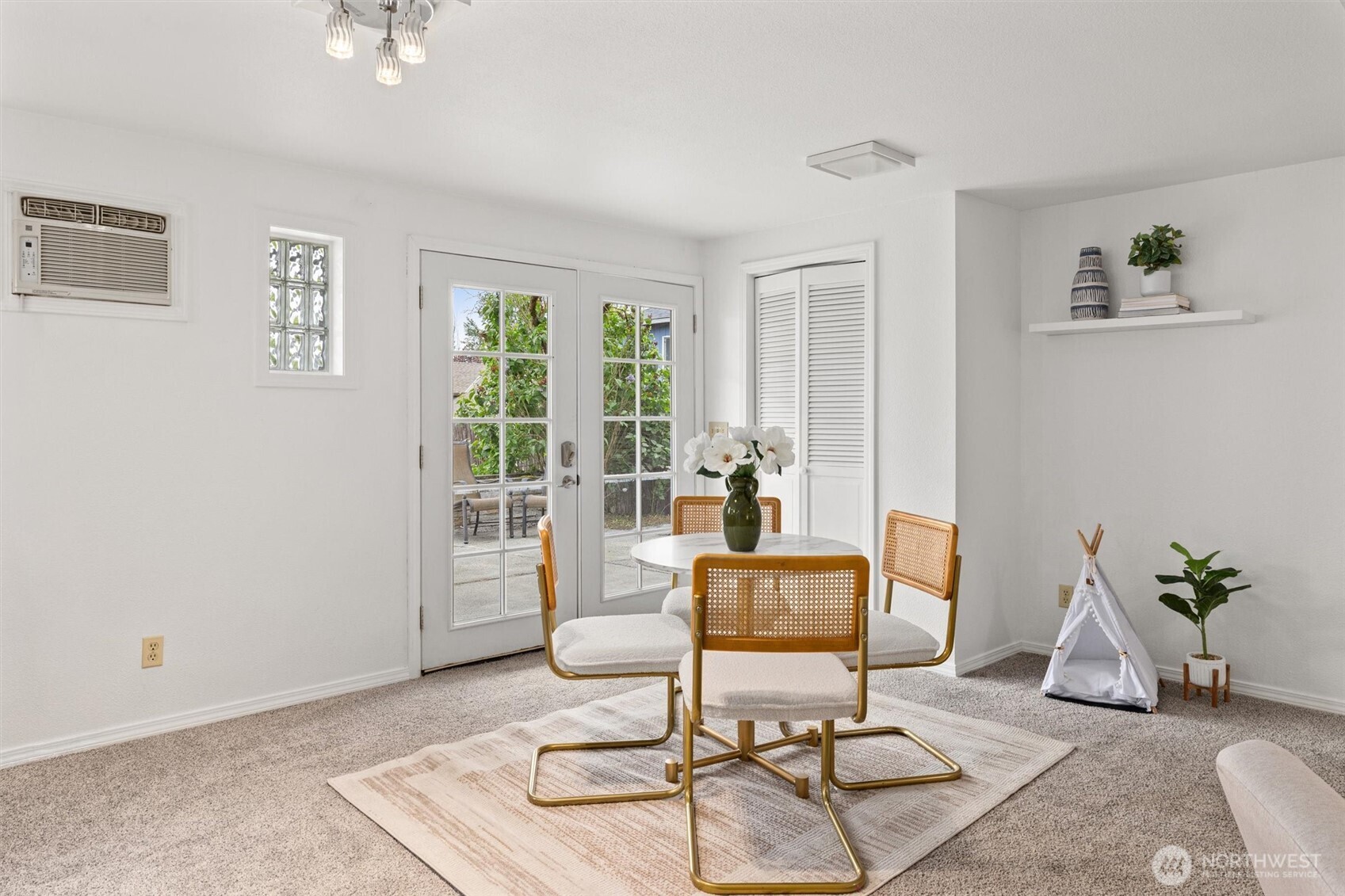 2001 NE 12th Street , Renton, WA 98056
