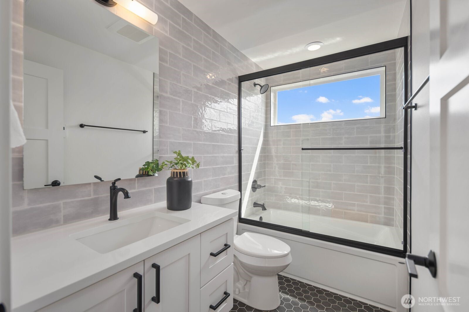6103 S Norfolk Street , Seattle, WA 98118