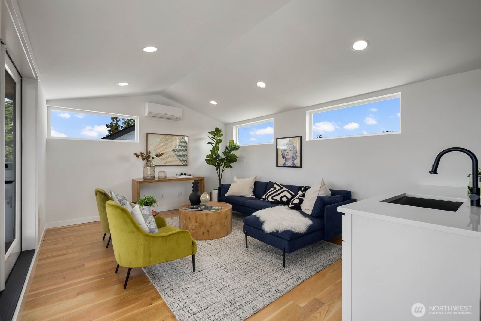 6103 S Norfolk Street , Seattle, WA 98118