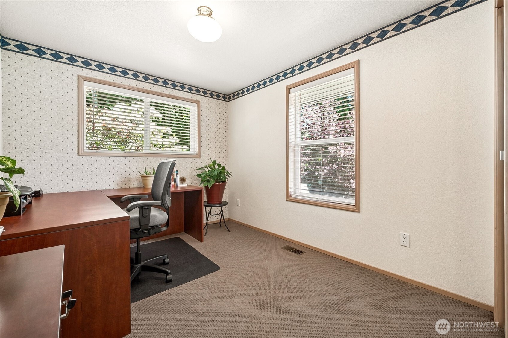 3122 Hollywood Drive NE, Olympia, WA 98516