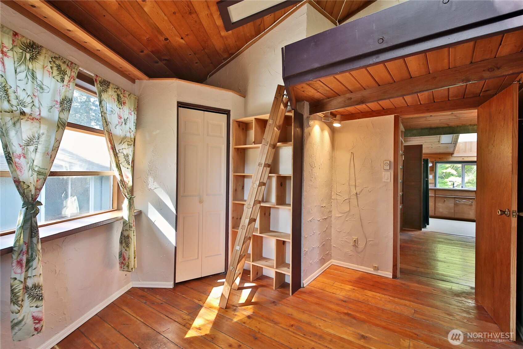 3634 Harper Street , Clinton, WA 98236