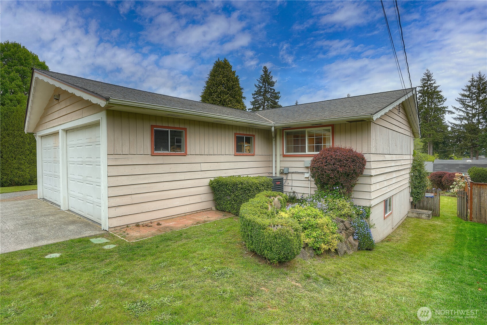 1045 Sunrise Lane , Fircrest, WA 98466