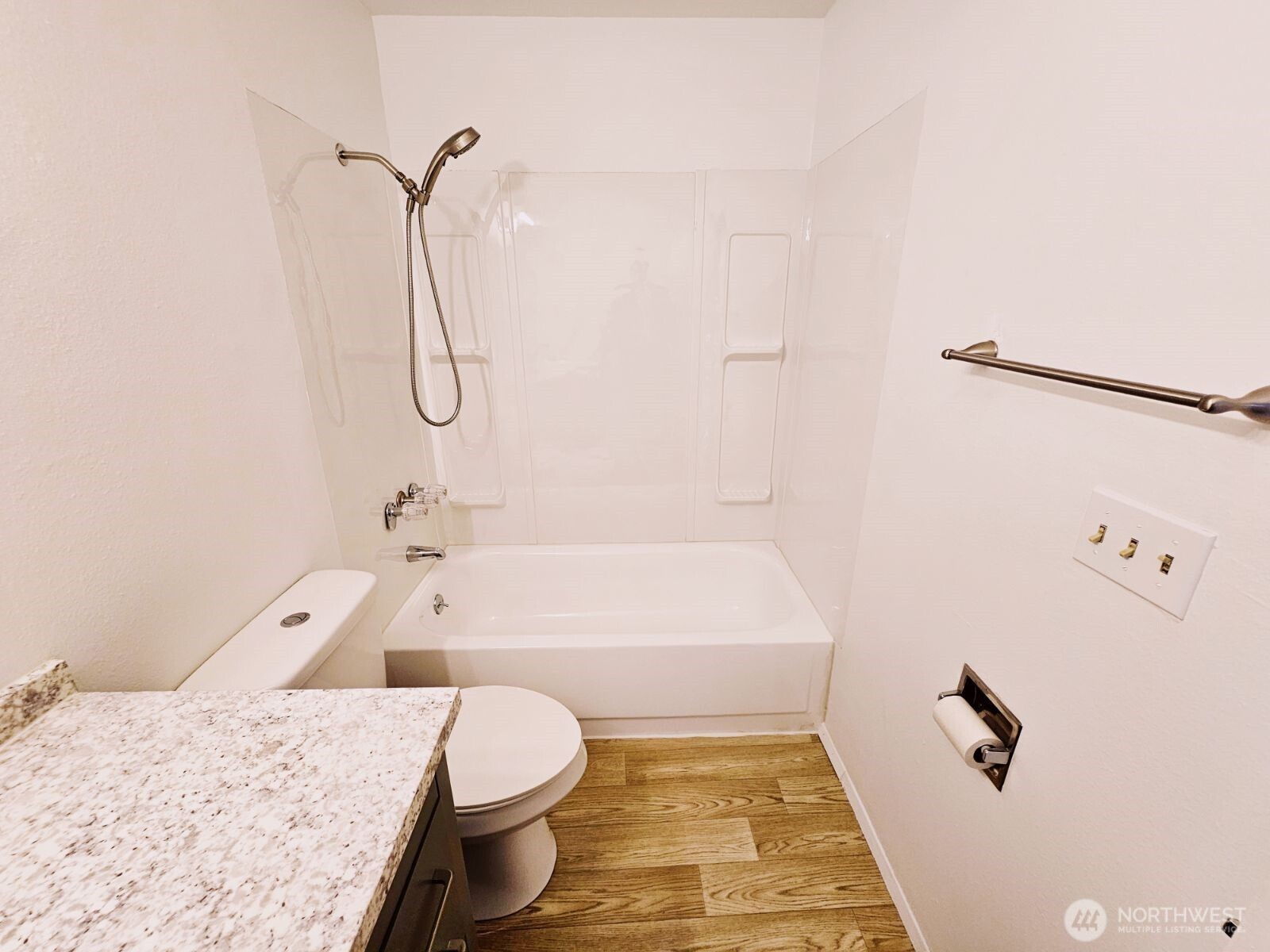 16 147th Avenue SE, Bellevue, WA 98007