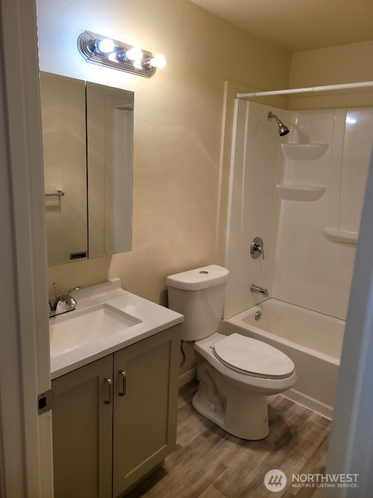 16 147th Avenue SE, Bellevue, WA 98007