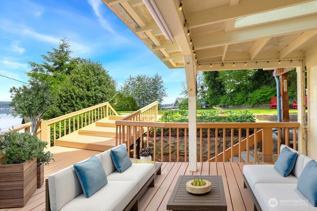 3542 Mathews Drive NW, Bremerton, WA 98312