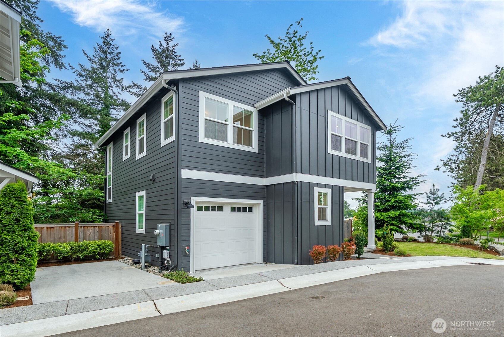 11603 NE 155th Street , Kirkland, WA 98034