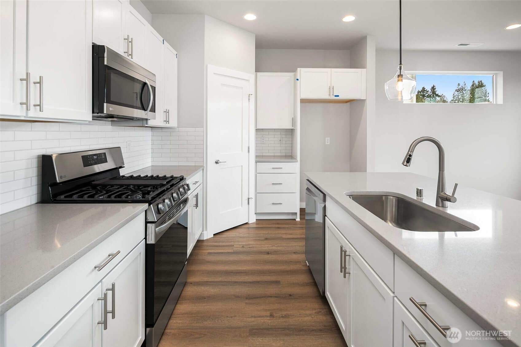 586 SW 97th Street #3, Seattle, WA 98106
