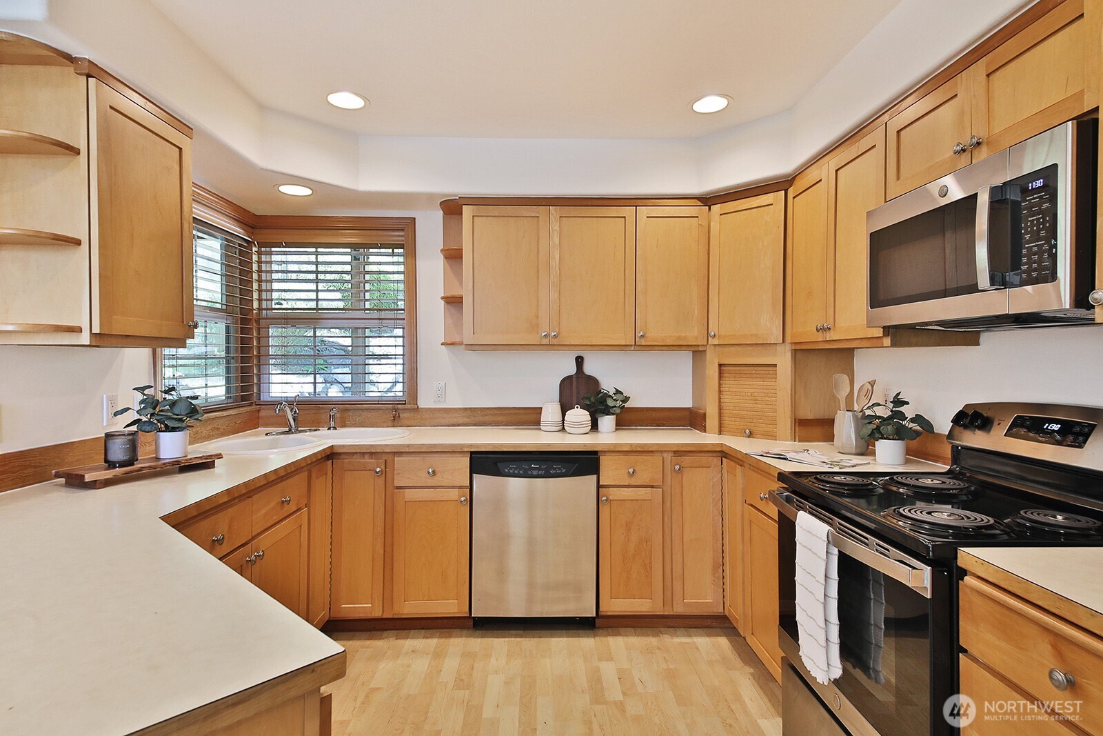 4996 Lilac Drive , Freeland, WA 98249
