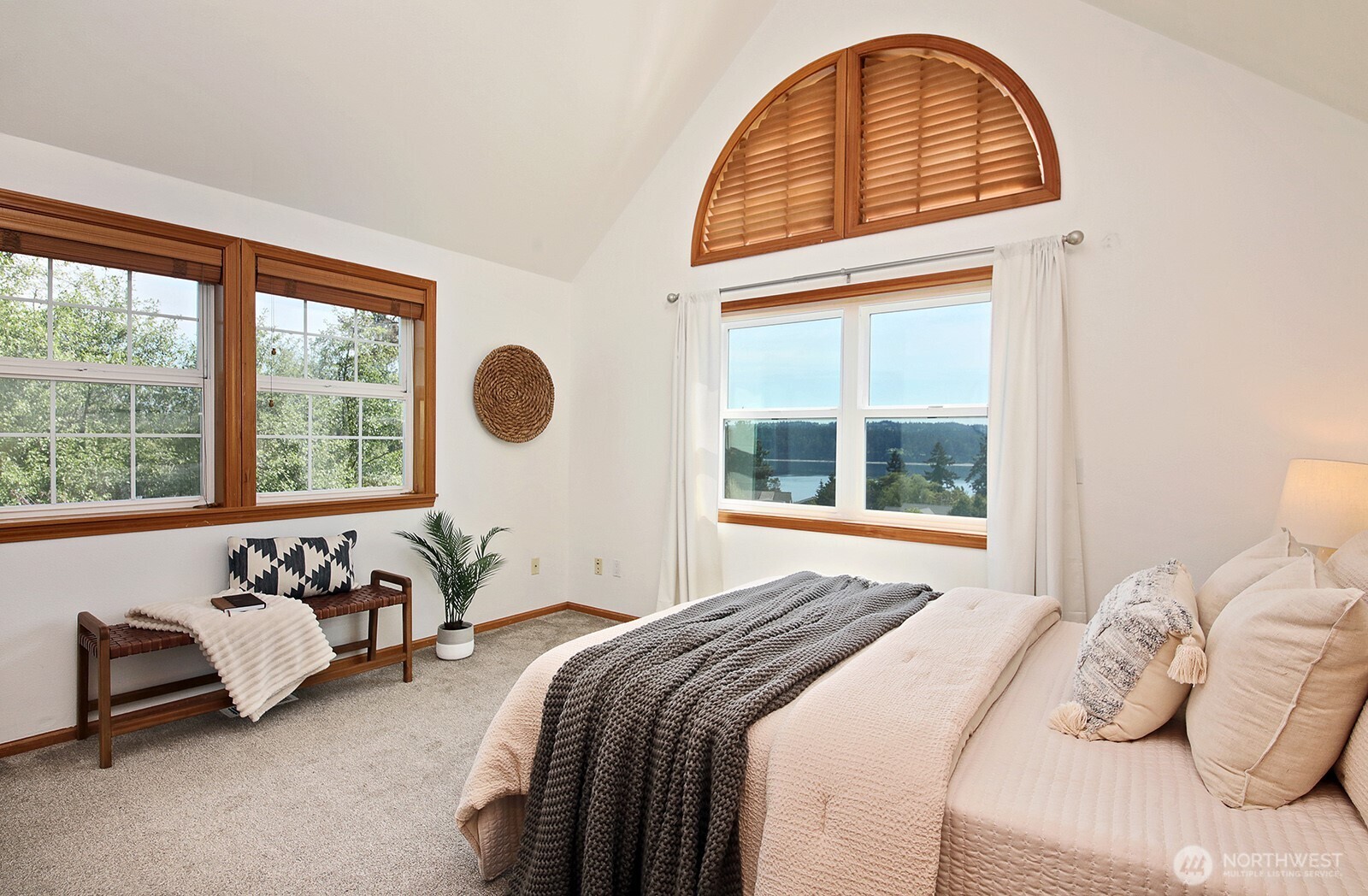 4996 Lilac Drive , Freeland, WA 98249