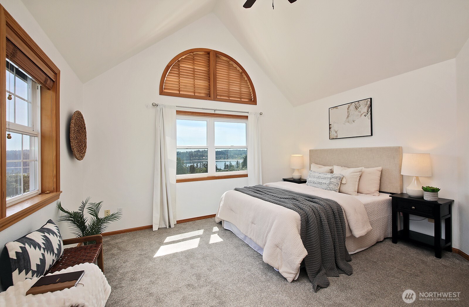 4996 Lilac Drive , Freeland, WA 98249