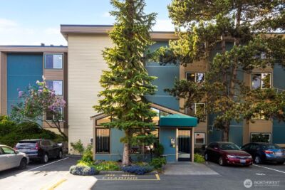2210 NE 92nd St #104, Seattle, WA 98115