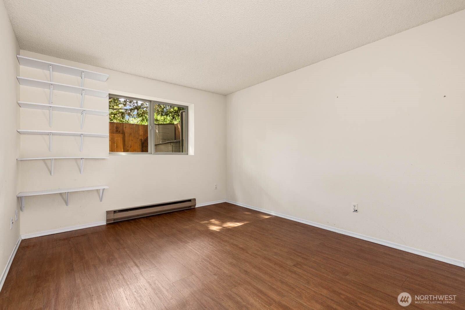 2210 NE 92nd St #104, Seattle, WA 98115