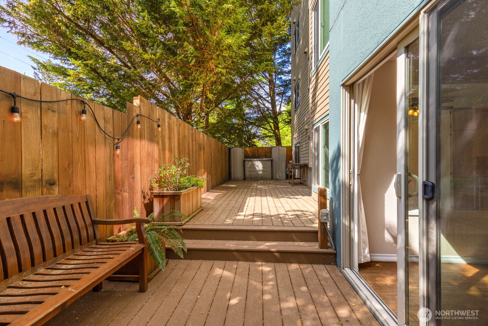 2210 NE 92nd St #104, Seattle, WA 98115