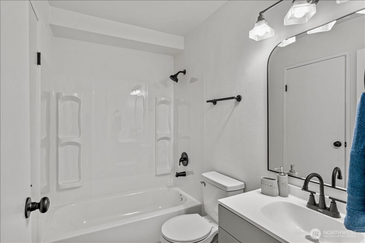 5300 Harbour Pointe Boulevard #306H, Mukilteo, WA 98275