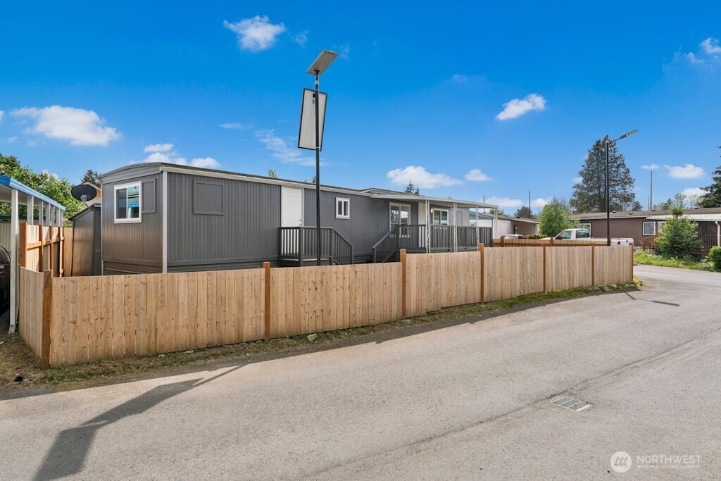 12200 Stone Avenue N #38, Seattle, WA 98133
