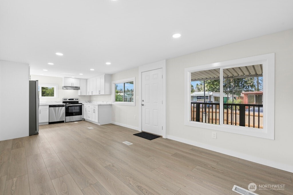 12200 Stone Avenue N #38, Seattle, WA 98133