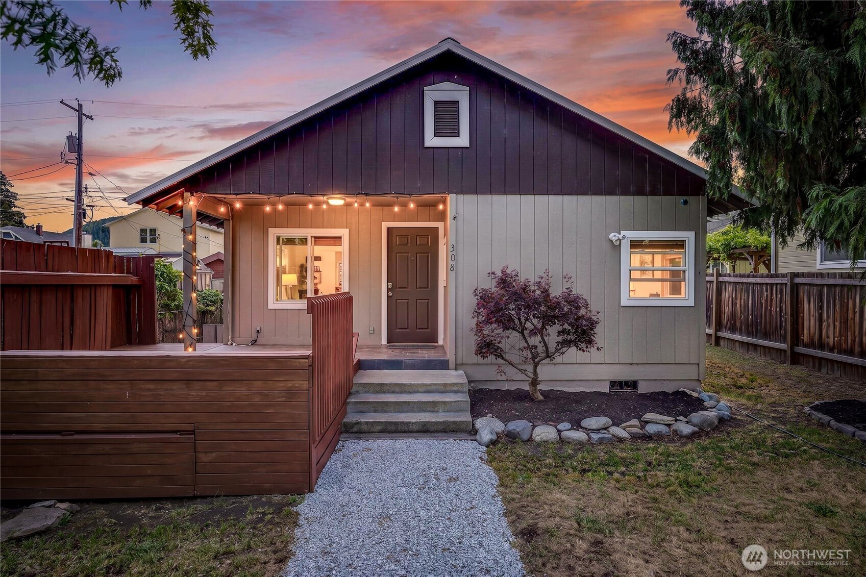 308 Riverside Drive , Cashmere, WA 98815