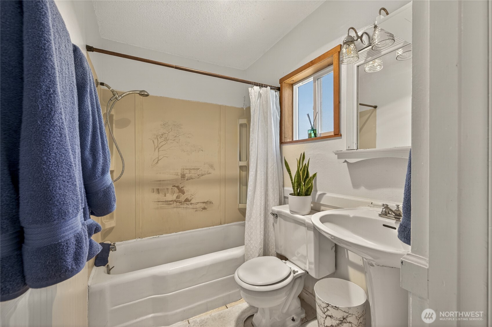 308 Riverside Drive , Cashmere, WA 98815