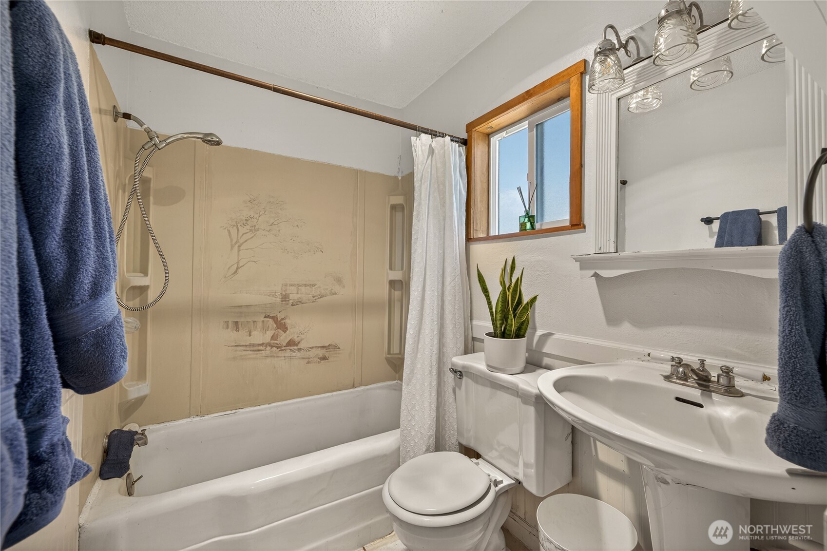 308 Riverside Drive , Cashmere, WA 98815