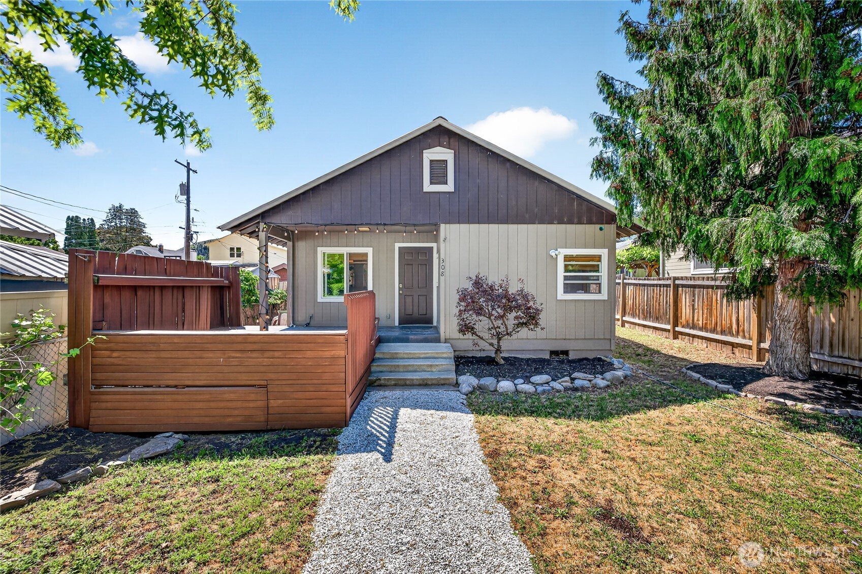 308 Riverside Drive , Cashmere, WA 98815