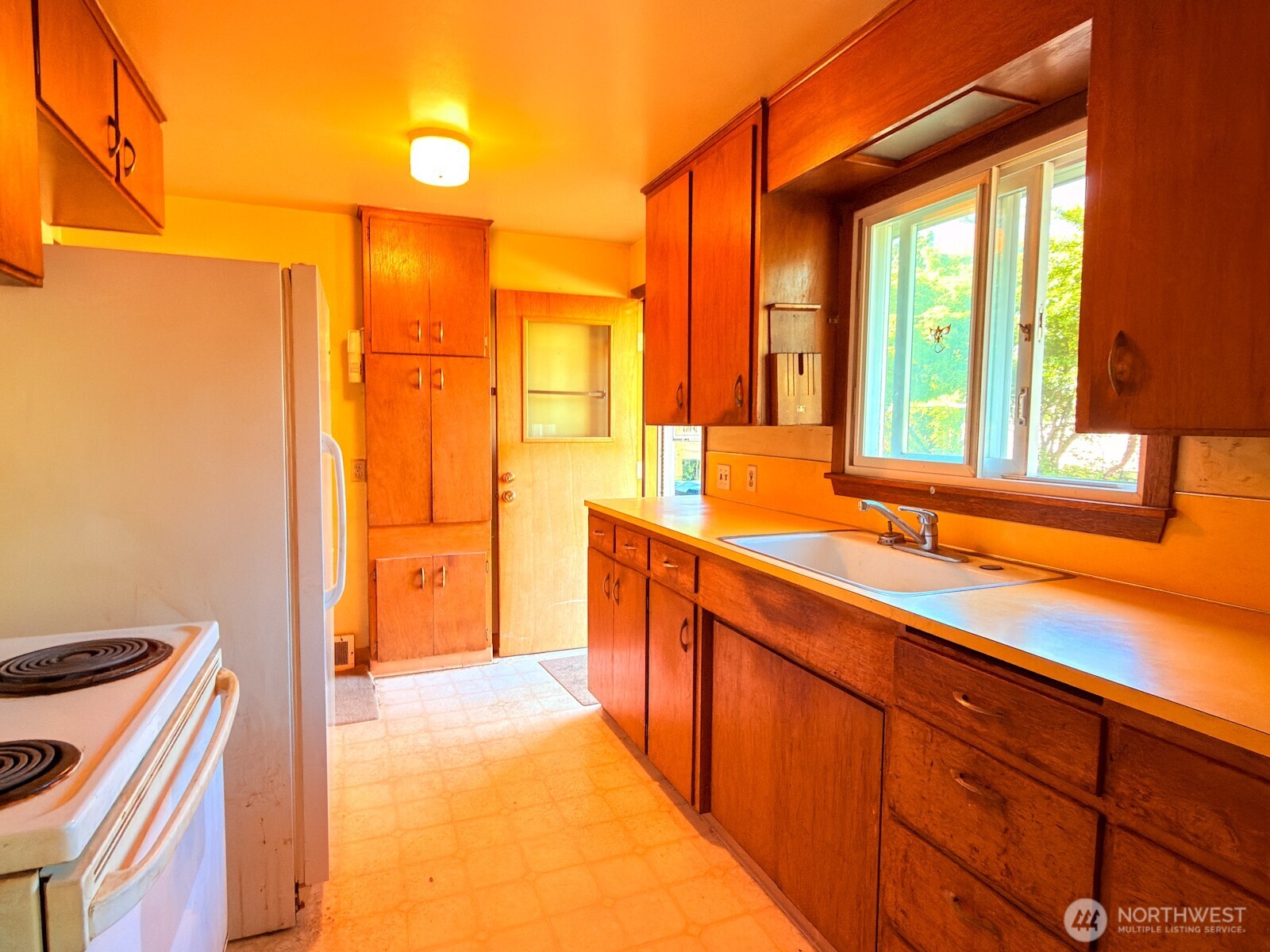 638 S 160th Street , Burien, WA 98148