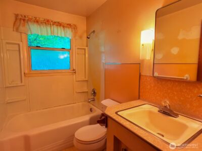 638 S 160th Street , Burien, WA 98148 - Photo 15