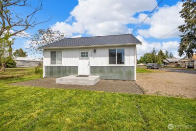 108 Centre Street S, Rainier, WA 98576 - Photo 2