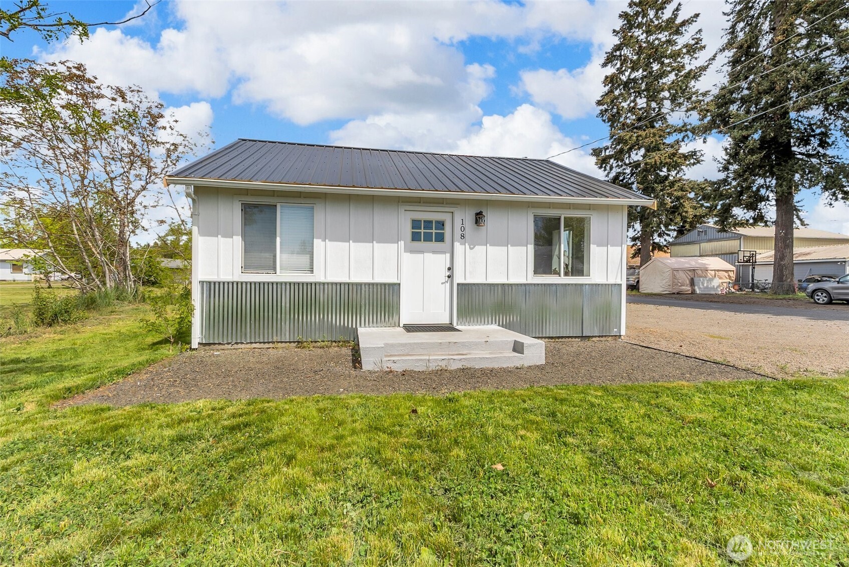 108 Centre Street S, Rainier, WA 98576