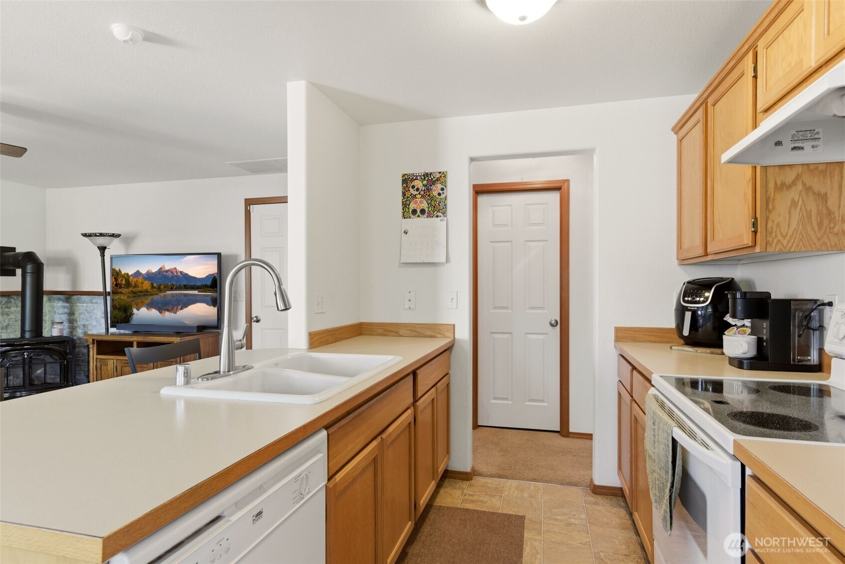 203 3rd Street NE, Yelm, WA 98597