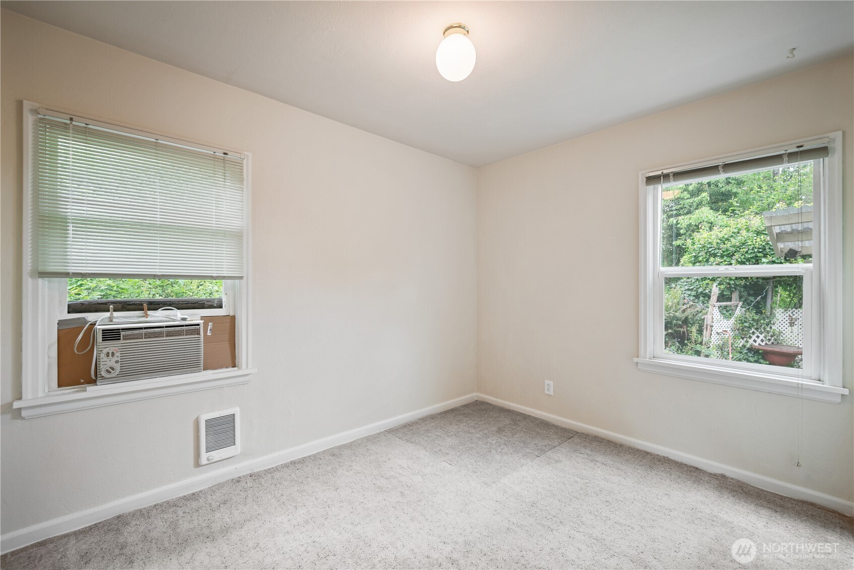 208 NE Kirby , Castle Rock, WA 98611