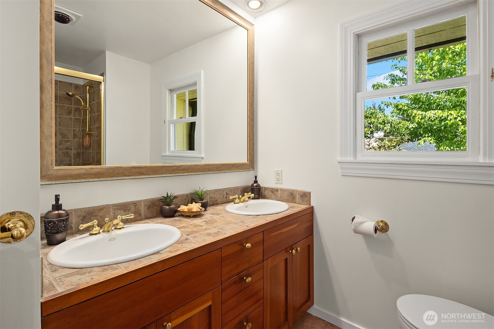 6007 SE 22nd Street , Mercer Island, WA 98040
