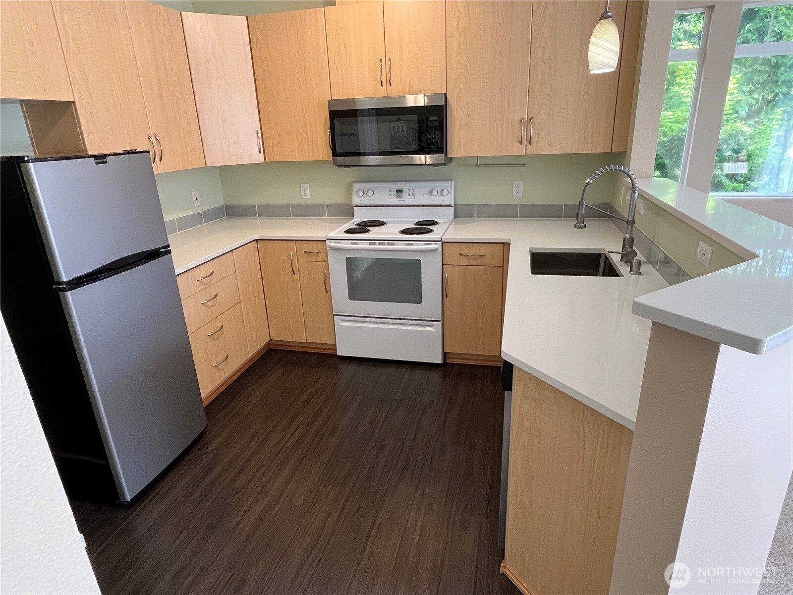 746 241st Lane SE #K6, Sammamish, WA 98074
