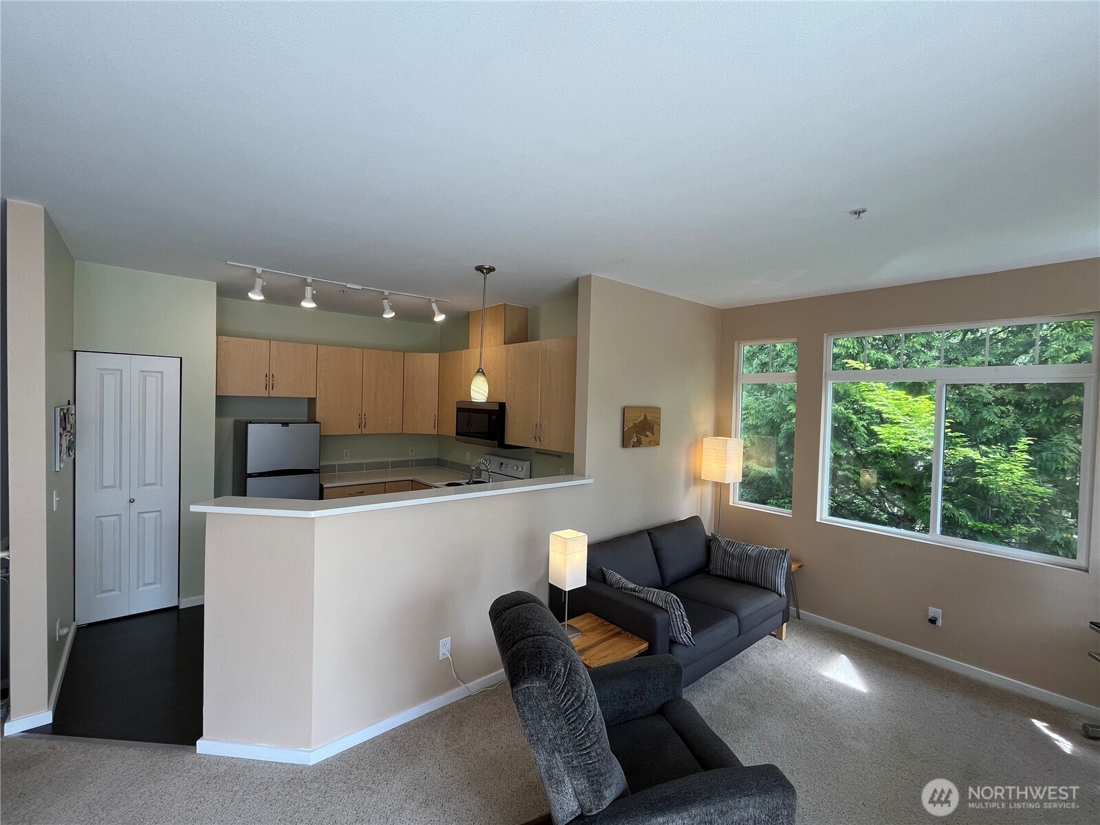 746 241st Lane SE #K6, Sammamish, WA 98074