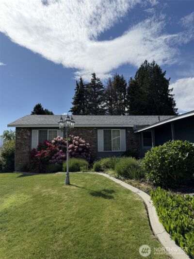 660 N Keller , East Wenatchee, WA 98802