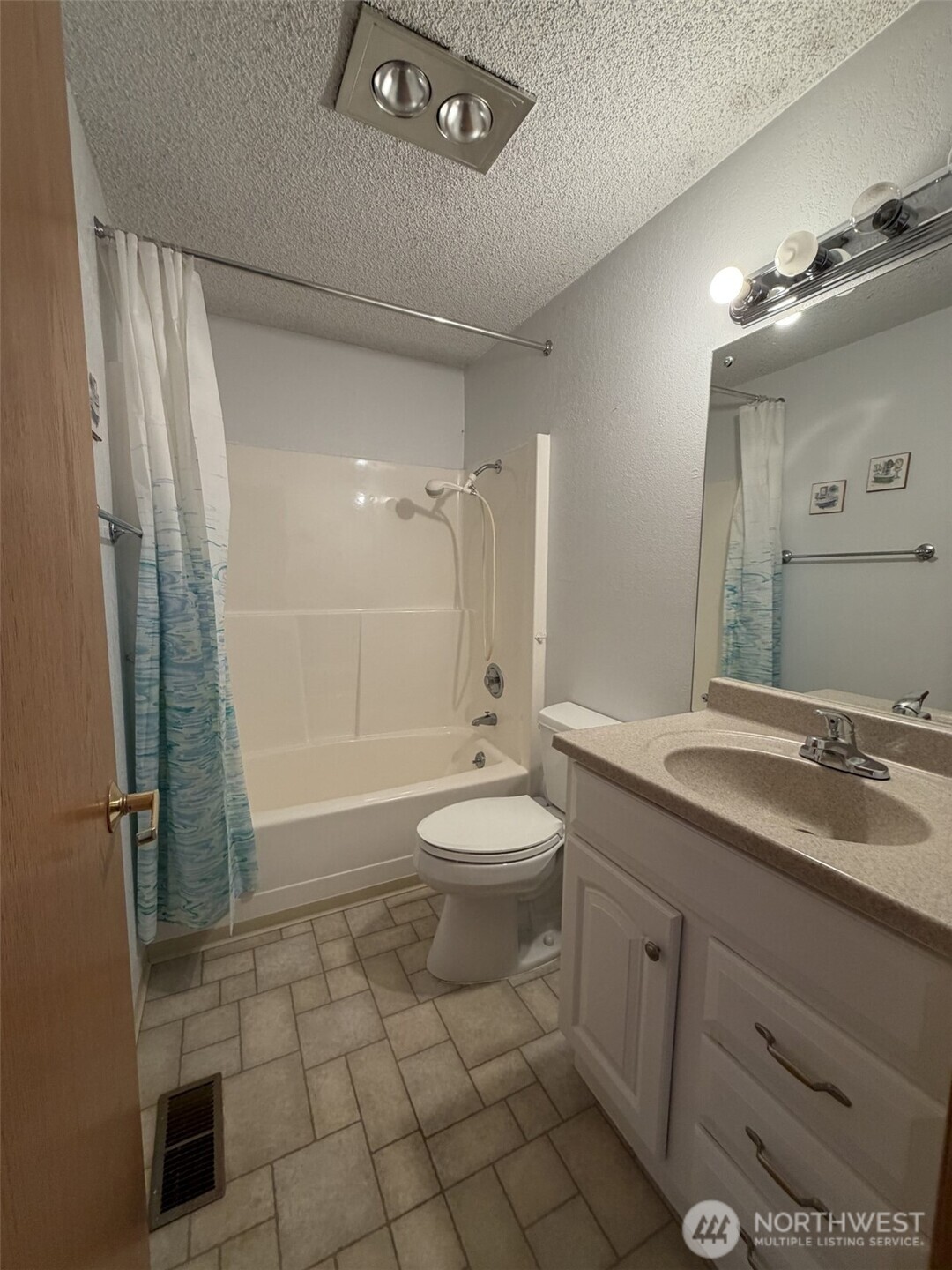 660 N Keller , East Wenatchee, WA 98802