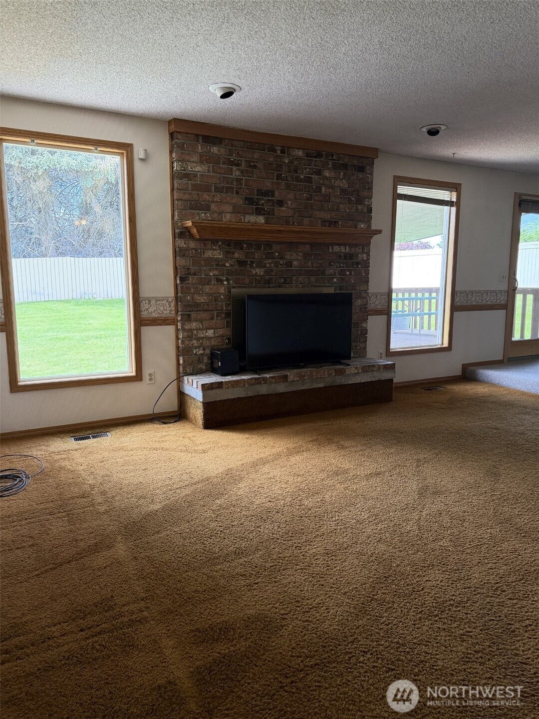 660 N Keller , East Wenatchee, WA 98802