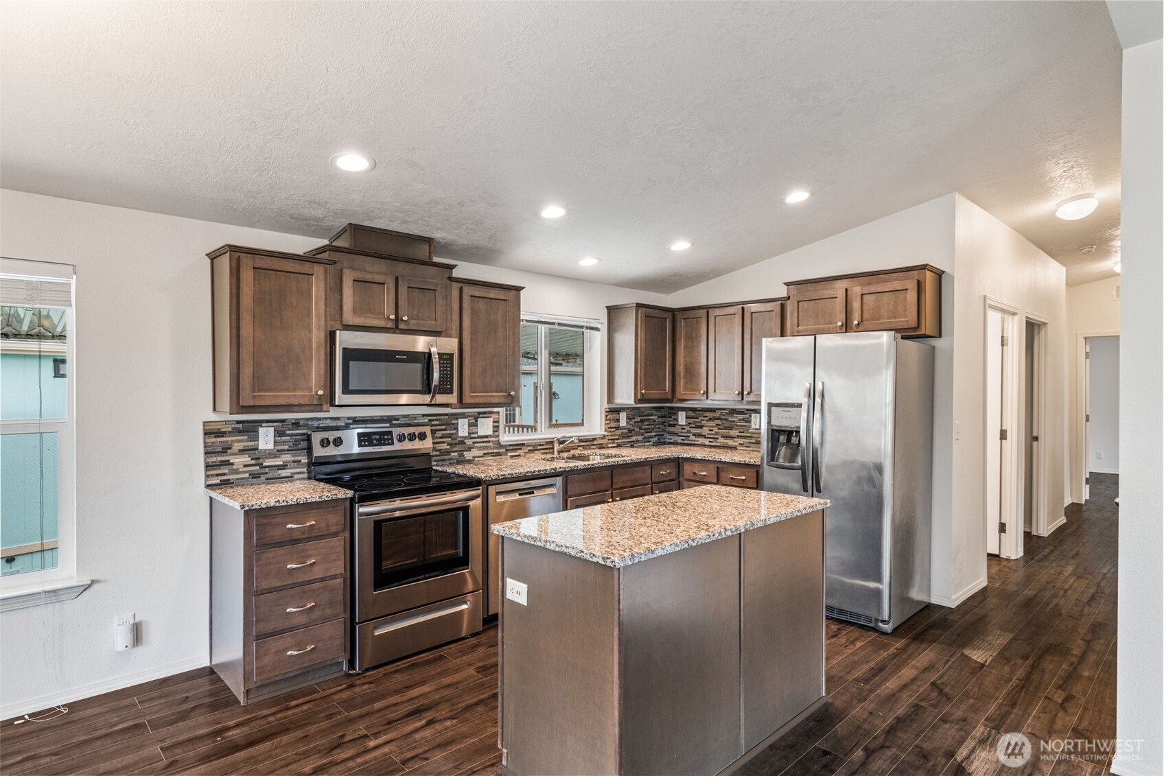2101 S 324th Street #14, Federal Way, WA 98003