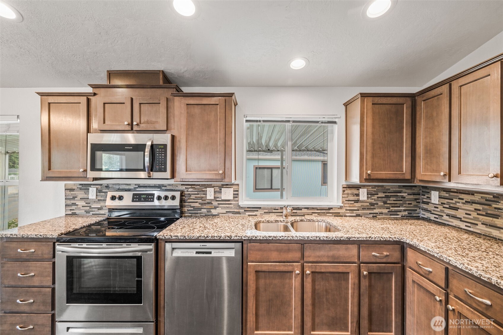 2101 S 324th Street #14, Federal Way, WA 98003