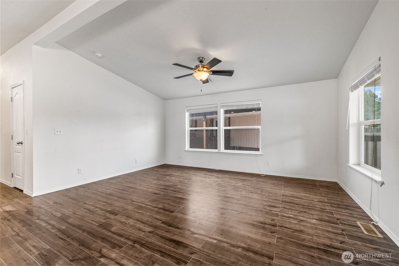 2101 S 324th Street #14, Federal Way, WA 98003