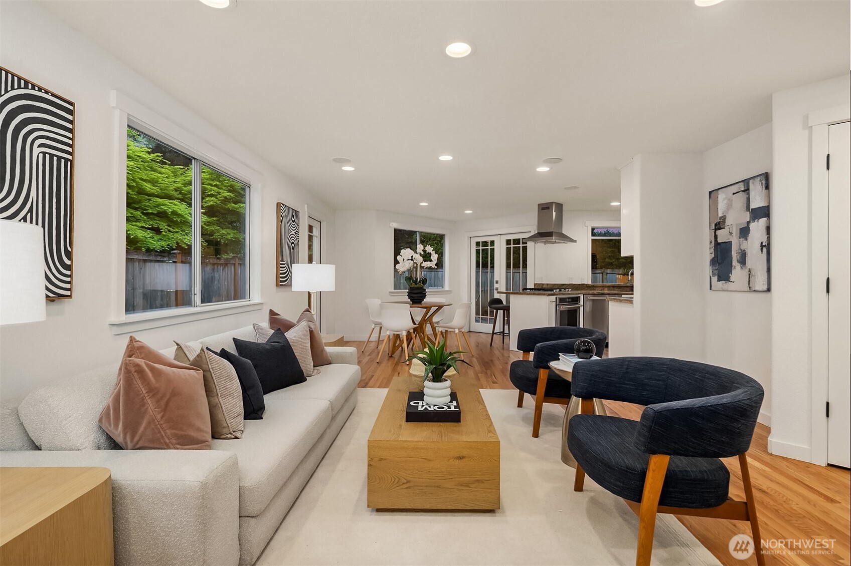 933 6th Place S, Kirkland, WA 98033