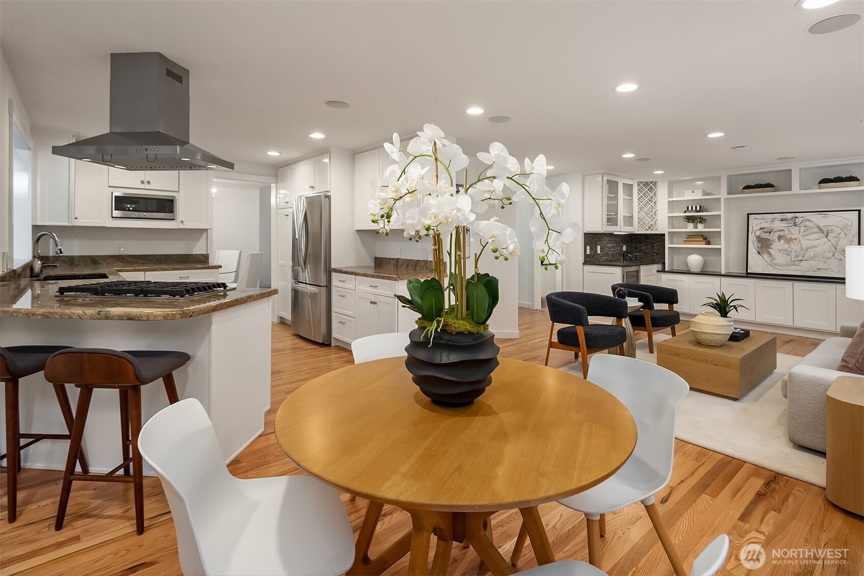 933 6th Place S, Kirkland, WA 98033